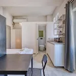 Private In A Traditional With Shared Roof Terrace And Jacuzzi Goblu