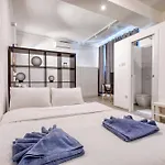 Apartment Private In A Traditional With Shared Roof Terrace And Jacuzzi Goblu Cospicua