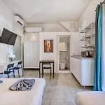 Apartment Private In A Traditional With Shared Roof Terrace And Jacuzzi Goblu