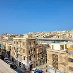 Apartment Private In A Traditional With Shared Roof Terrace And Jacuzzi Goblu Cospicua