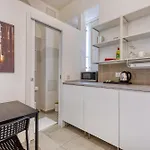 Private In A Traditional With Shared Roof Terrace And Jacuzzi Goblu *