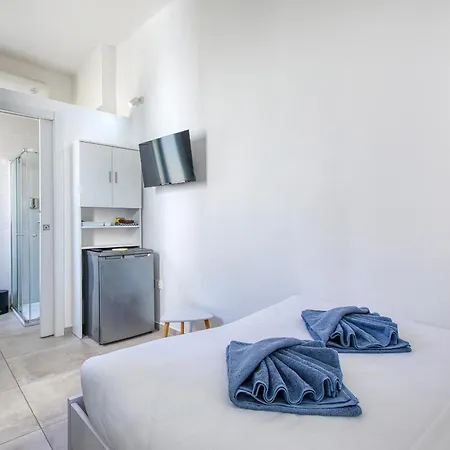 Apartment Private In A Traditional With Shared Roof Terrace And Jacuzzi Goblu Cospicua