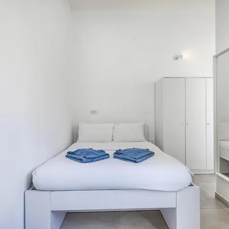 דירה Private In A Traditional With Shared Roof Terrace And Jacuzzi Goblu פאולה