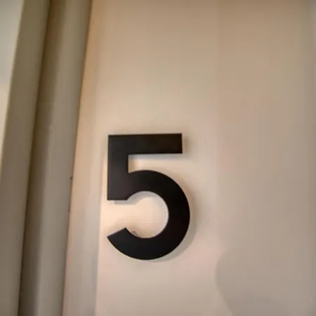 Private In A Traditional With Shared Roof Terrace And Jacuzzi Goblu