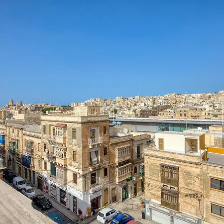 Apartamento Private In A Traditional With Shared Roof Terrace And Jacuzzi Goblu Cospicua