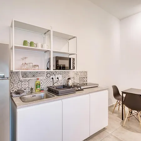 Private In A Traditional With Shared Roof Terrace And Jacuzzi Goblu דירה