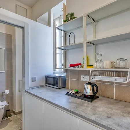 דירה Private In A Traditional With Shared Roof Terrace And Jacuzzi Goblu *