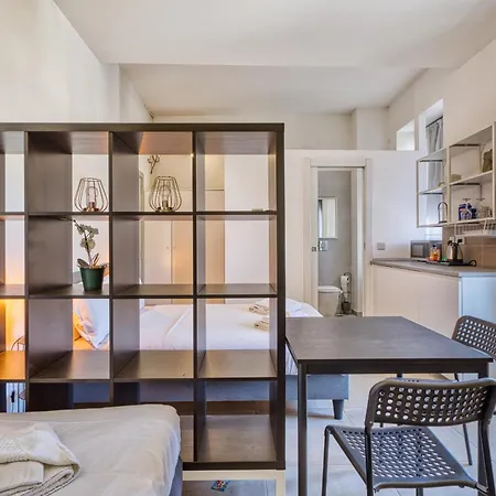 Private In A Traditional With Shared Roof Terrace And Jacuzzi Goblu * パオーラ