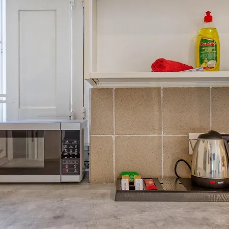 Private In A Traditional With Shared Roof Terrace And Jacuzzi Goblu Paola