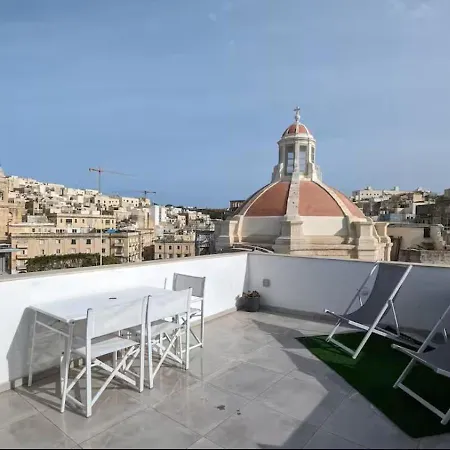 Private In A Traditional With Shared Roof Terrace And Jacuzzi Goblu Διαμέρισμα