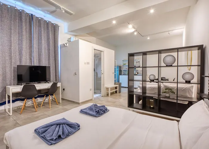 Private In A Traditional With Shared Roof Terrace And Jacuzzi Goblu * Cospicua