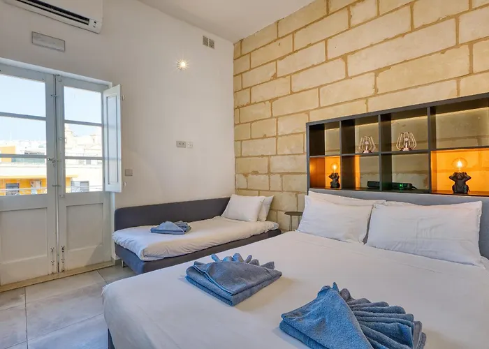 Appartamento Private In A Traditional With Shared Roof Terrace And Jacuzzi Goblu Cospicua