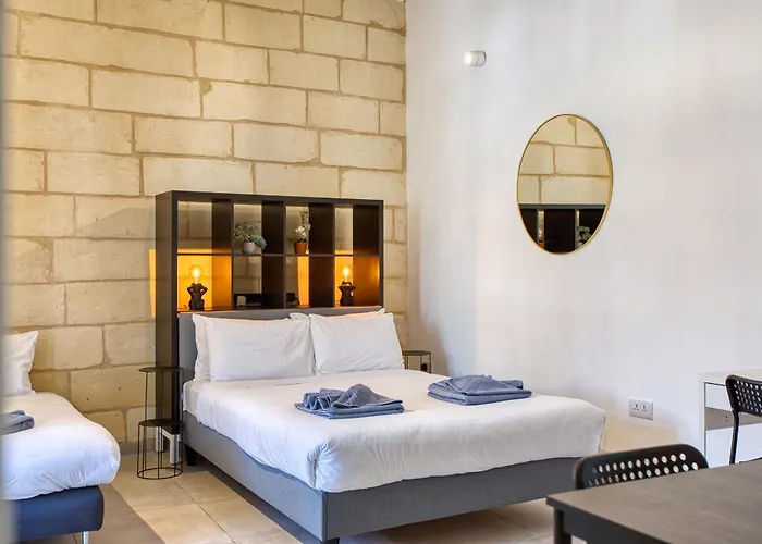 Private In A Traditional With Shared Roof Terrace And Jacuzzi Goblu * Cospicua