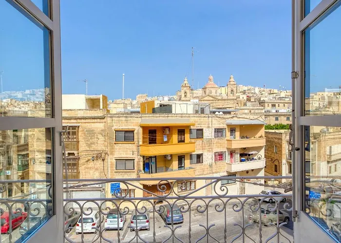 Private In A Traditional With Shared Roof Terrace And Jacuzzi Goblu Appartamento *