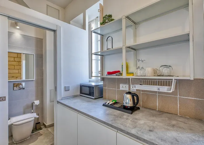 Appartamento Private In A Traditional With Shared Roof Terrace And Jacuzzi Goblu *