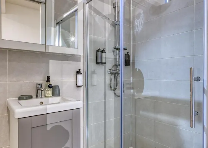 Private In A Traditional With Shared Roof Terrace And Jacuzzi Goblu Appartamento